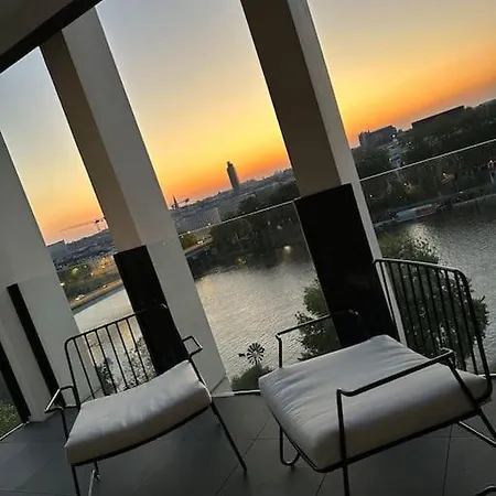 Vue Panoramique, Loggia Et Parking Inclus *